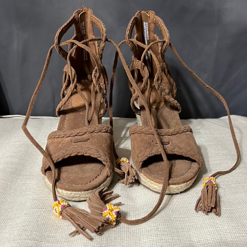 NWOT Brown lace up wedges
